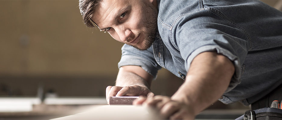Handwerker, Schreiner bei der Arbeit