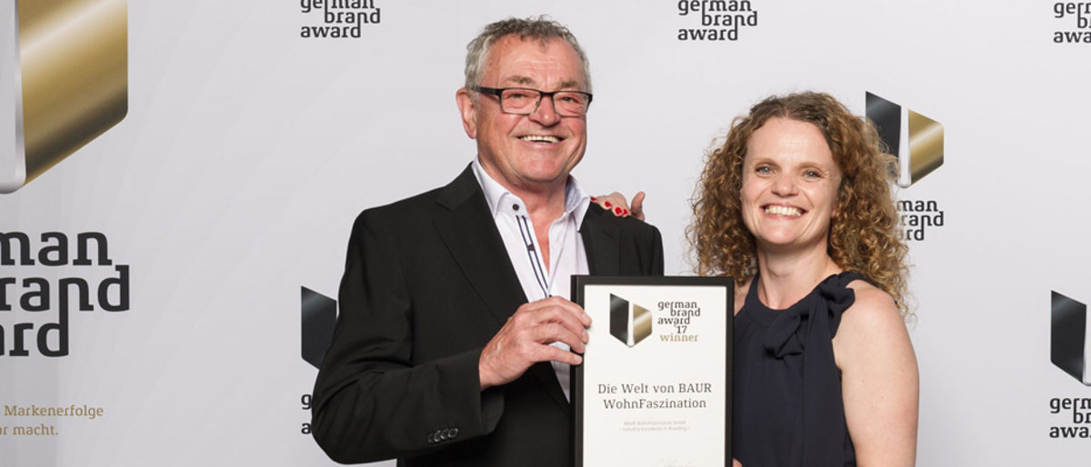 Herr Ernst Baur und seine Tochter Pamela Baur bei der Verleihung des German Brand Award in Berlin Herr Ernst Baur und seine Tochter Pamela Baur bei der Verleihung des German Brand Award in Berlin