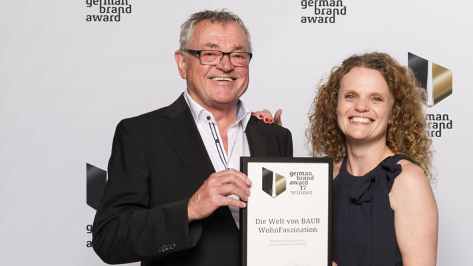 Herr Ernst Baur und seine Tochter Pamela Baur bei der Verleihung des German Brand Award in Berlin