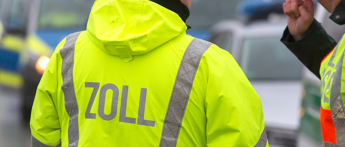 Zoll - Zollbeamter