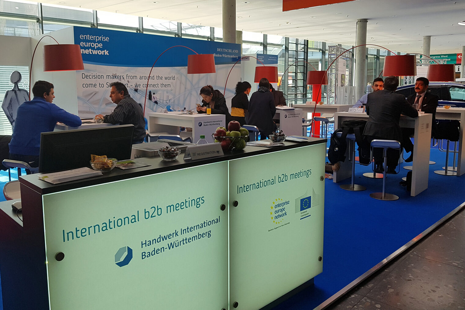 Internationale Teilnehmer der Kooperationsbörse des Enterprise Europe Network auf der R+T 2018 in Stuttgart.
