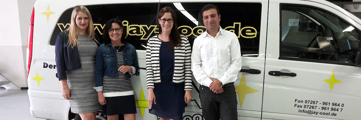 Von links: Yvonne Pendelin, Gründerin und Geschäftsführerin der JAY-Cool GmbH, Carmen Coupé und Sandra Weingart, Außenwirtschaftsberaterinnen bei Handwerk Internation Baden-Württemberg, Konstantin Altunc, Leiter IT-Service und KFZ-Techniker Meister. Von links: Yvonne Pendelin, Gründerin und Geschäftsführerin der JAY-Cool GmbH, Carmen Coupé und Sandra Weingart, Außenwirtschaftsberaterinnen bei Handwerk Internation Baden-Württemberg, Konstantin Altunc, Leiter IT-Service und KFZ-Techniker Meister.