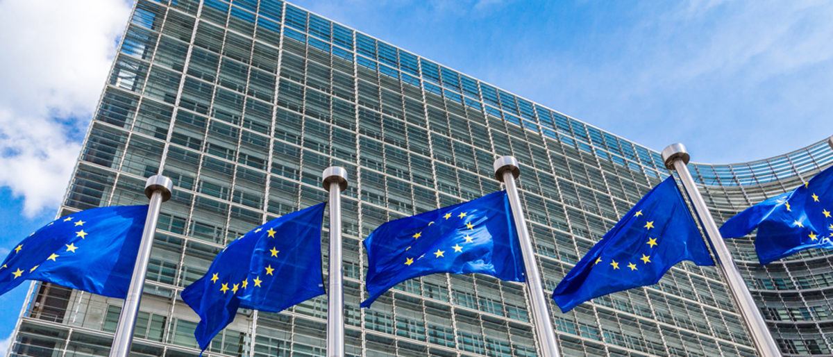 European flags in front of headquarters of European commission in Brussels in summer day European flags in front of headquarters of European commission in Brussels in summer day Schlagwort(e): european, commission, eu, brussels, union, flag, parliament, crisis, euro, building, belgium, council, europe, berlaymont, flags, blue, community, international, legislation, symbol, debt, politics, ecb, legal, political, law, summit, star, benelux, outdoors, alliance, institutional, identity, headquarters, government, central, exterior, house, flagpole, flagstaff, day, sky, summer, wind, wave, waving flag, waving, travel