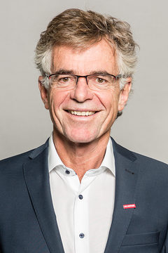 Hoefling_2020_Portraitzuschnitt