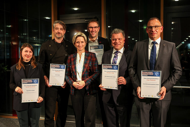 Messe Global Connect 2022 Ehrung GlobalMinds Urkundenübergabe